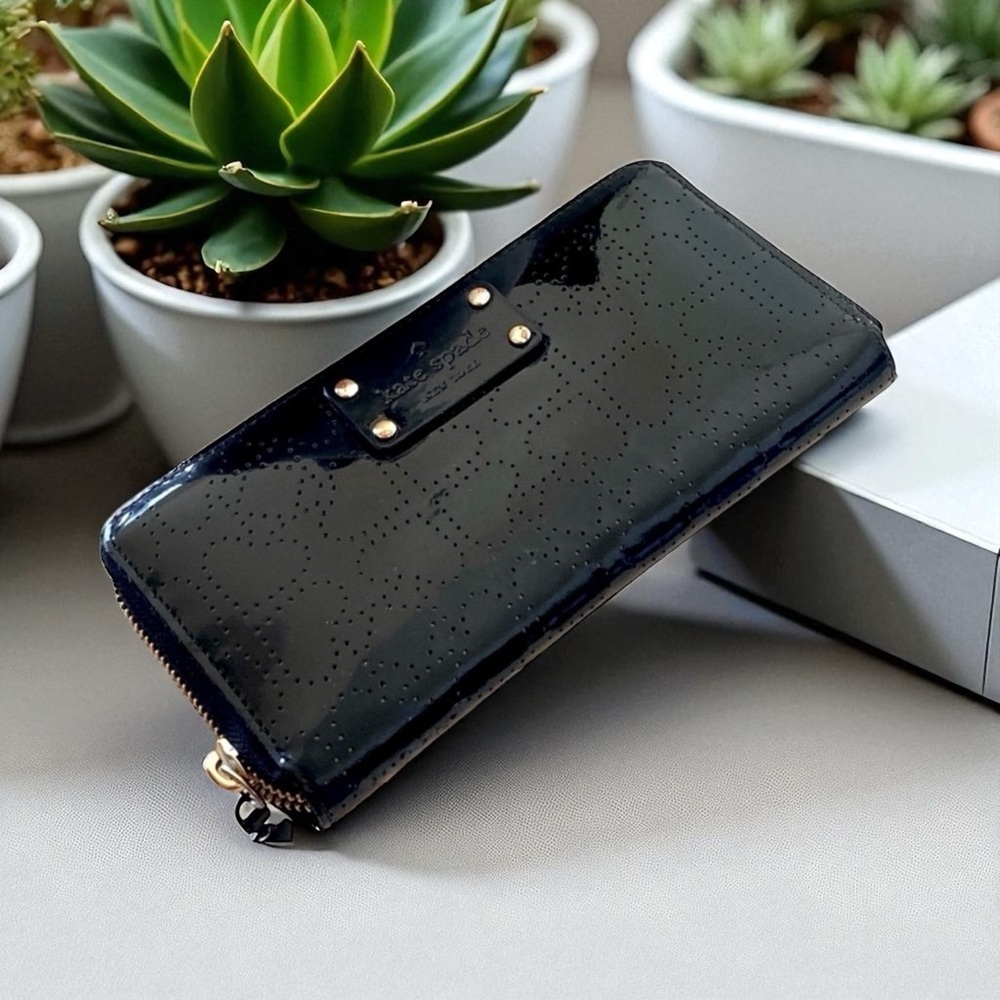 KATE SPADE New York Meto Spade Neda Zip Around Wallet Black Patent Leat… 8 x 4